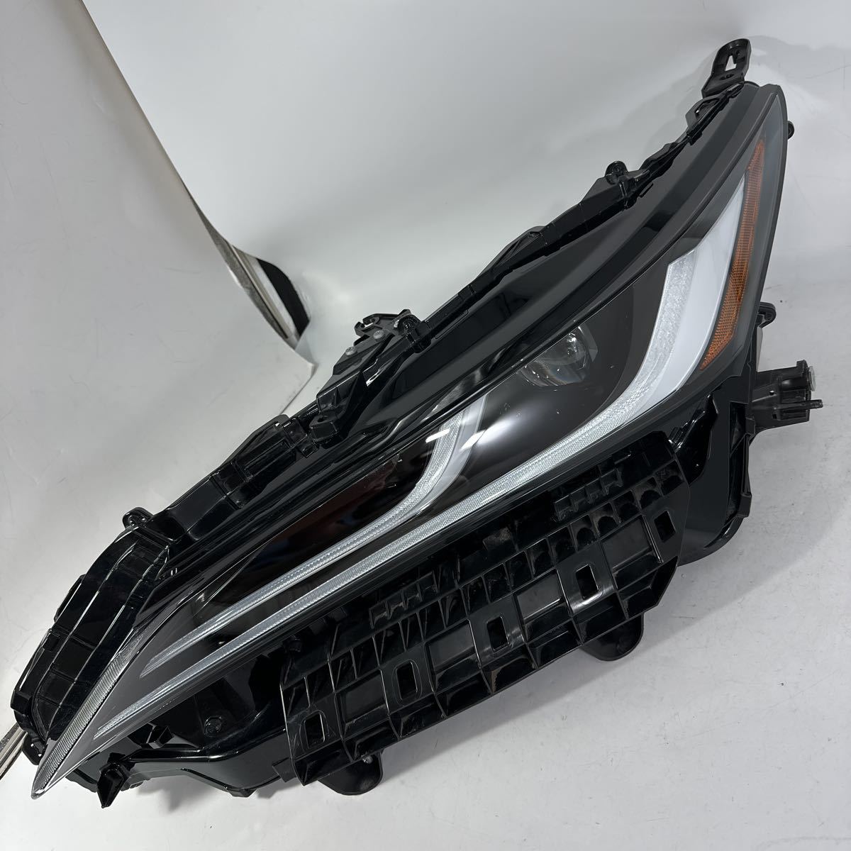 M 48-5-1 ハリアー レンズ綺麗 MXUA80 AXUA80 打刻7H 48-233 LED