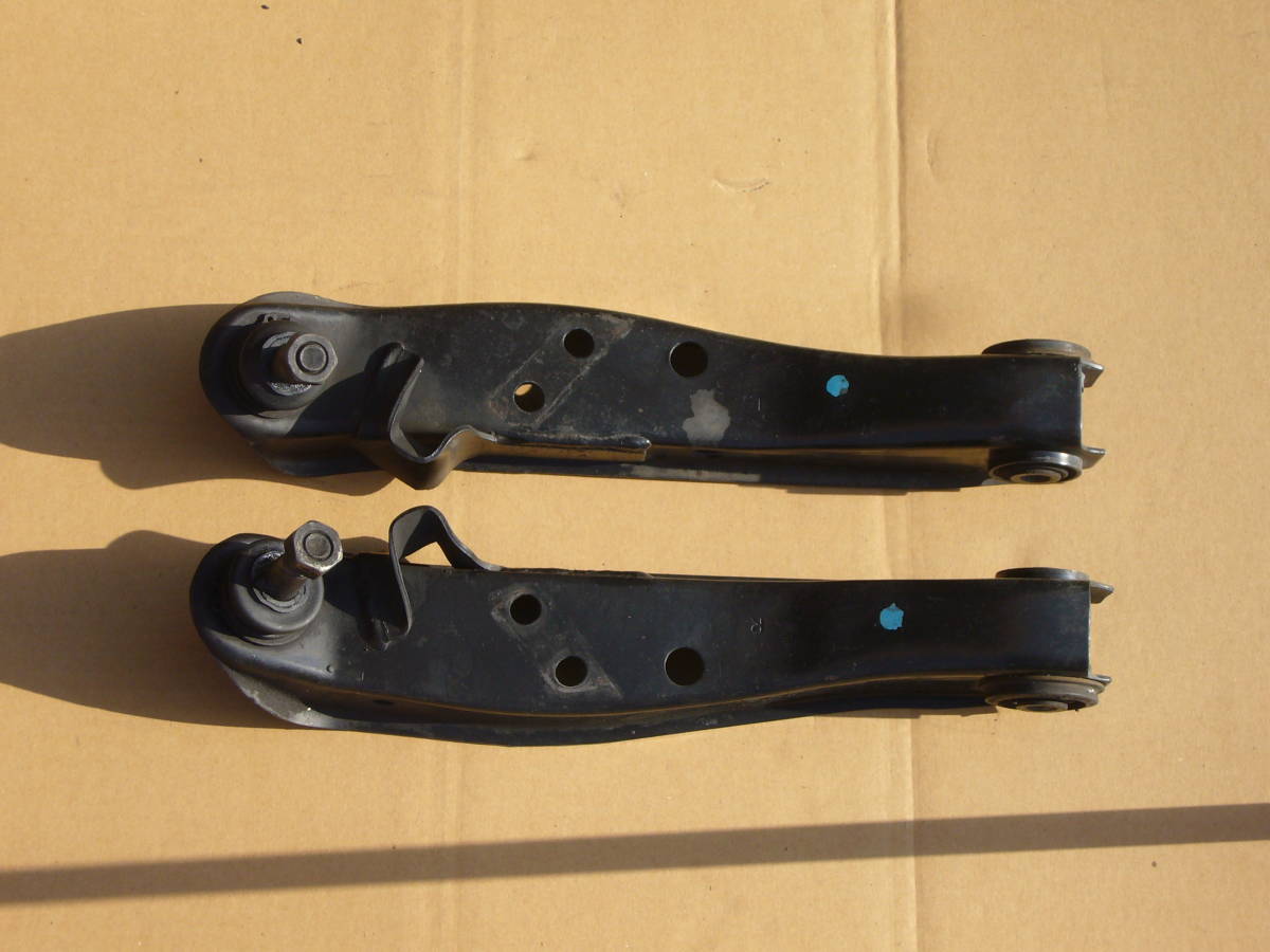 日産純正 フロントロアアーム スカイライン ER34