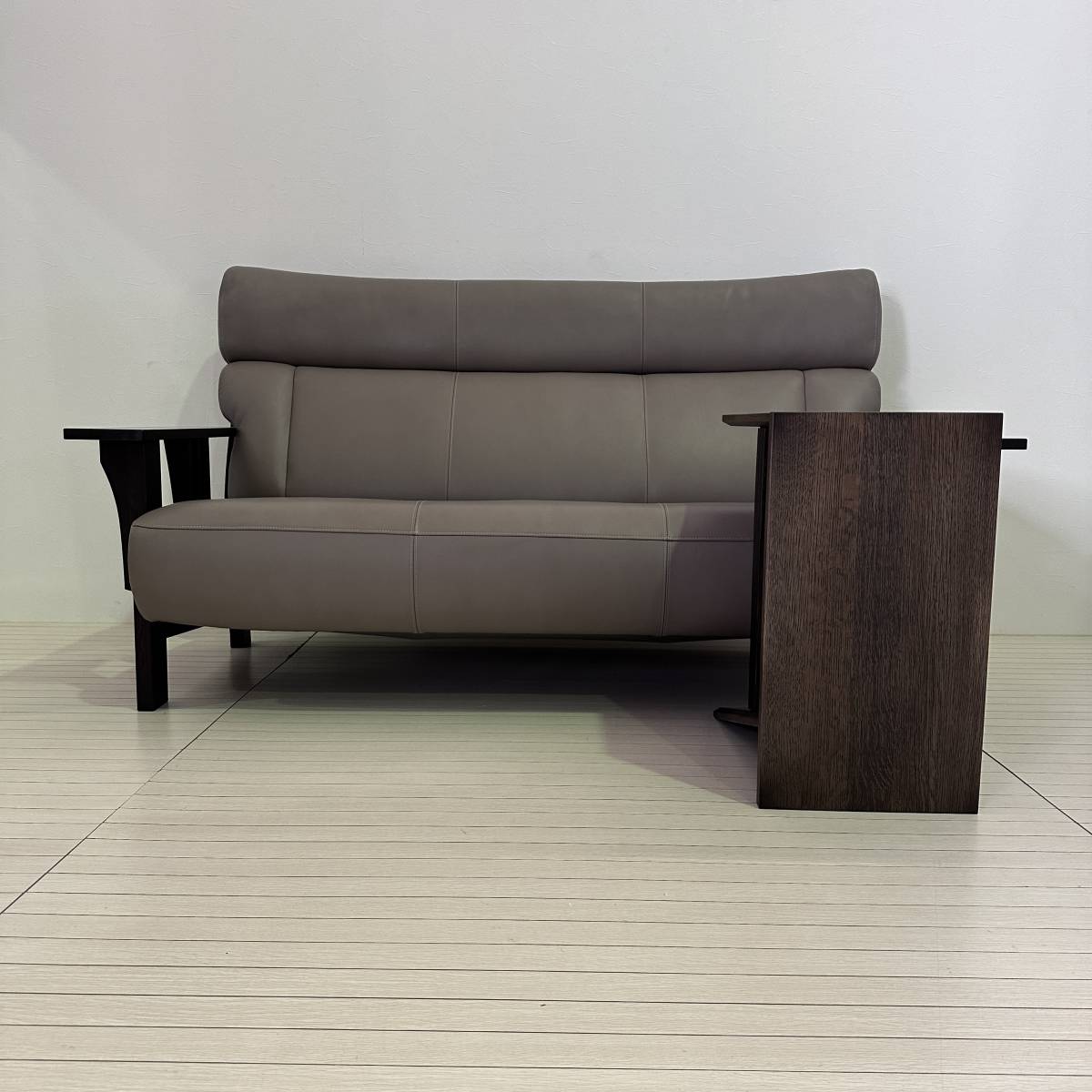 超美品】Karimoku カリモク サントリー樽ものがたり 3人がけソファ 2人 