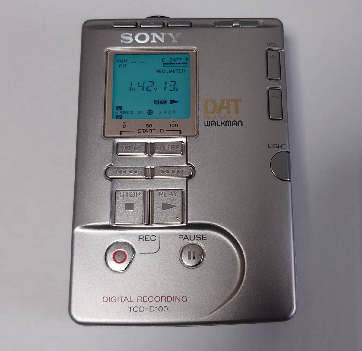 SONY DAT WALKMAN TCD-D100 録音・再生可能 完動品 TCD-D100 SONY DAT 2006