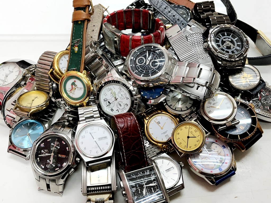 ☆メンズ腕時計 いろいろまとめて34本セット《電池切れジャンク》☆