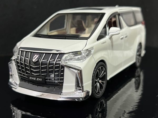 トヨタ TOYOTA アルファード 1/24 ミニカー ホワイト