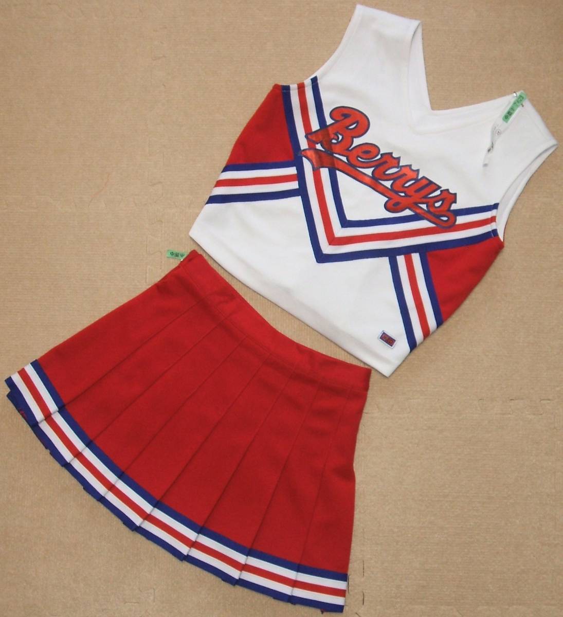 チアスクール Berrys チアガール ユニフォーム MED VARSITY(上下セット