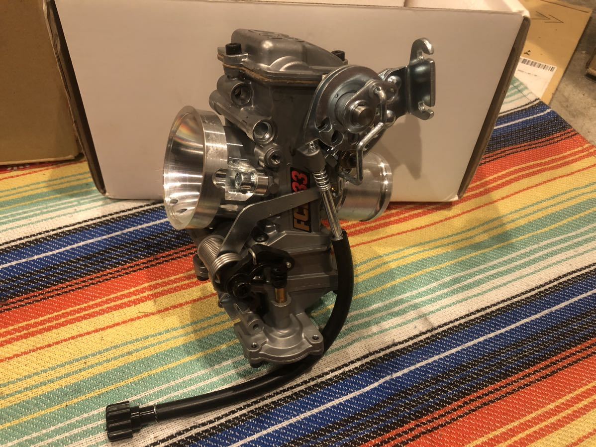 FCR33（台湾製？）レーシングキャブレター　33mm 未使用 汎用品 ケイヒンKEIHIN ミクニ ヨシムラ CRキャブレター 