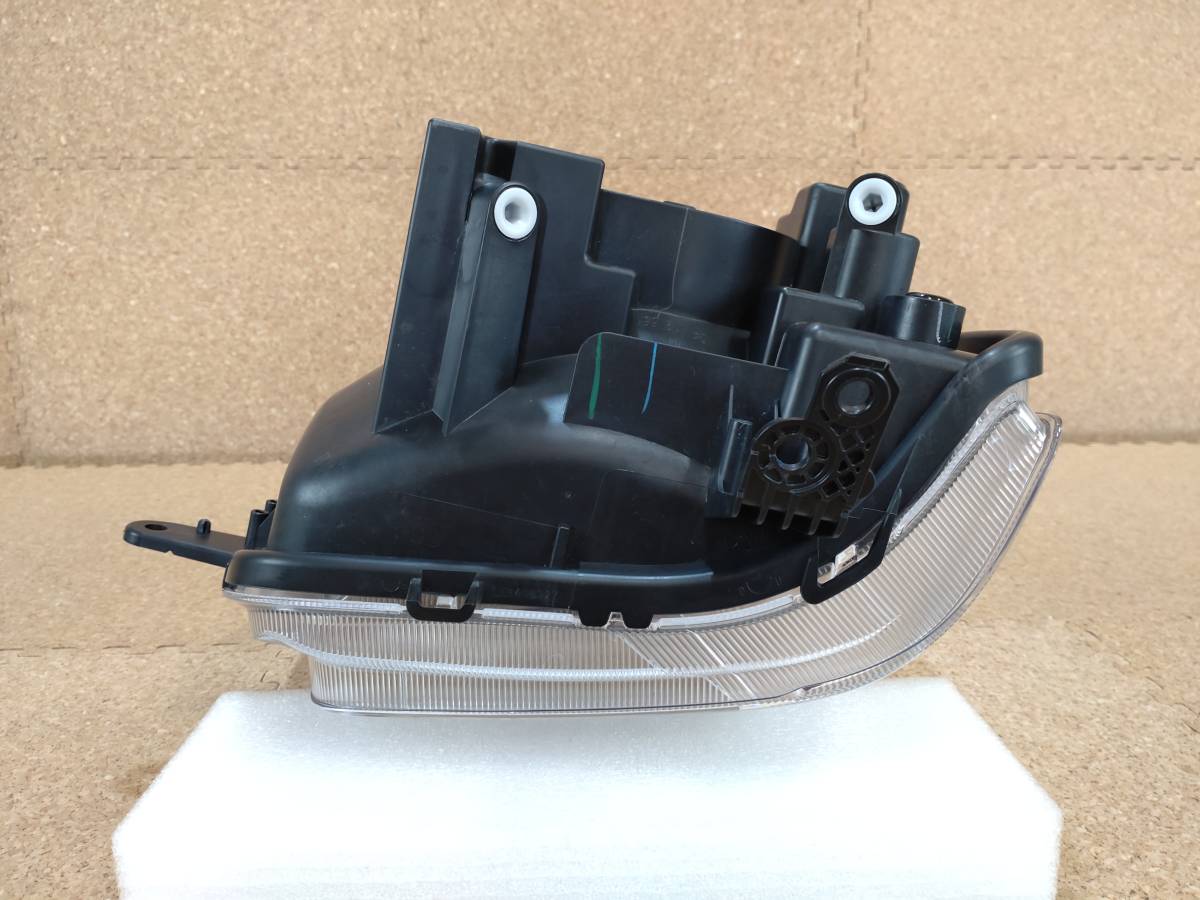 新車外し 美品】スズキ エブリィワゴン DA17W 左ヘッドライト ハロゲン 
