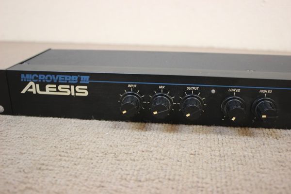 ALESIS MICROVERB'Ⅲ 16BIT DIGITAL REVERB AND DELAY 256 PRIGRAMS アレシス ...