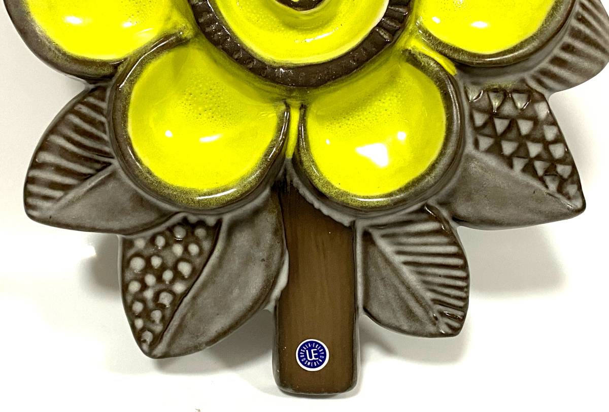 北欧 ヴィンテージ UpsalaEkeby ウプサラエクビー Irma Yourstone イルマユアストン 花の壁掛け陶板 インテリア | ウプサラエクビー 北欧ビンテージ 公式通販 テイカップ＆ソーサ 北欧ヴィンテージ食器のコグマス