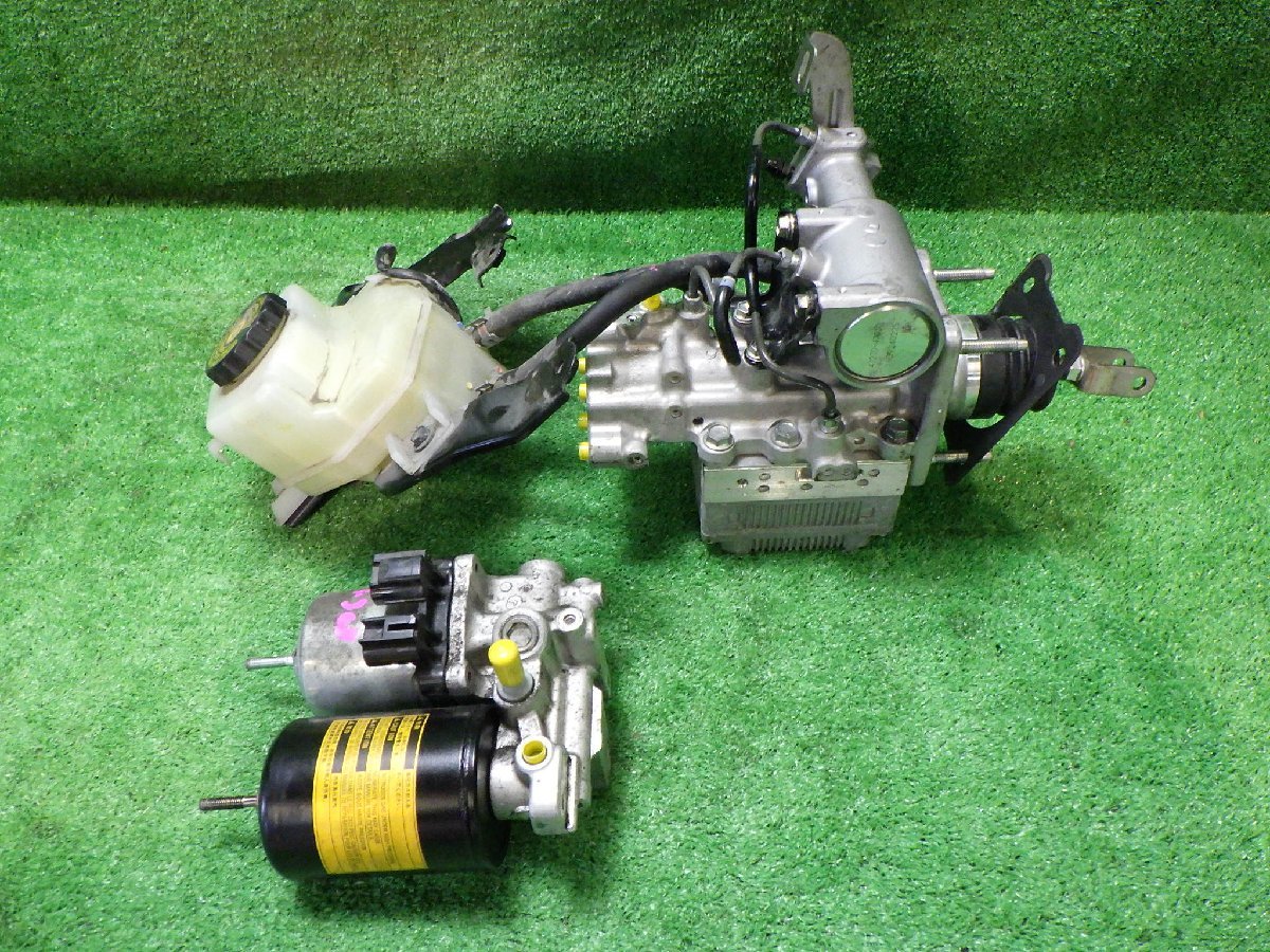 トヨタ プリウス ZVW30 ブレーキマスターAssy ブースターポンプセット ABS付 47210-47200 47070-47060 47050-47050 47050-47130
