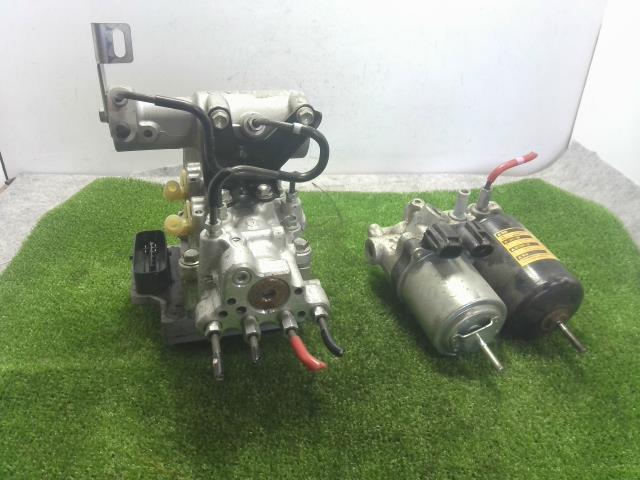 プリウス DAA-ZVW30 ABSアクチュエーター Sツーリングセレクション 3R3 47210-47300 47050-47130