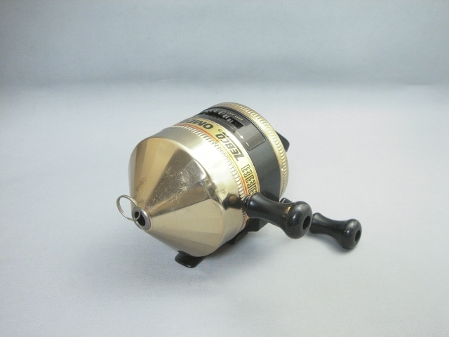 ZEBCO OMEGA181　美品 ZEBCO スピンキャストリール OMEGA 181 【未使用】凹みあり 輸入販売