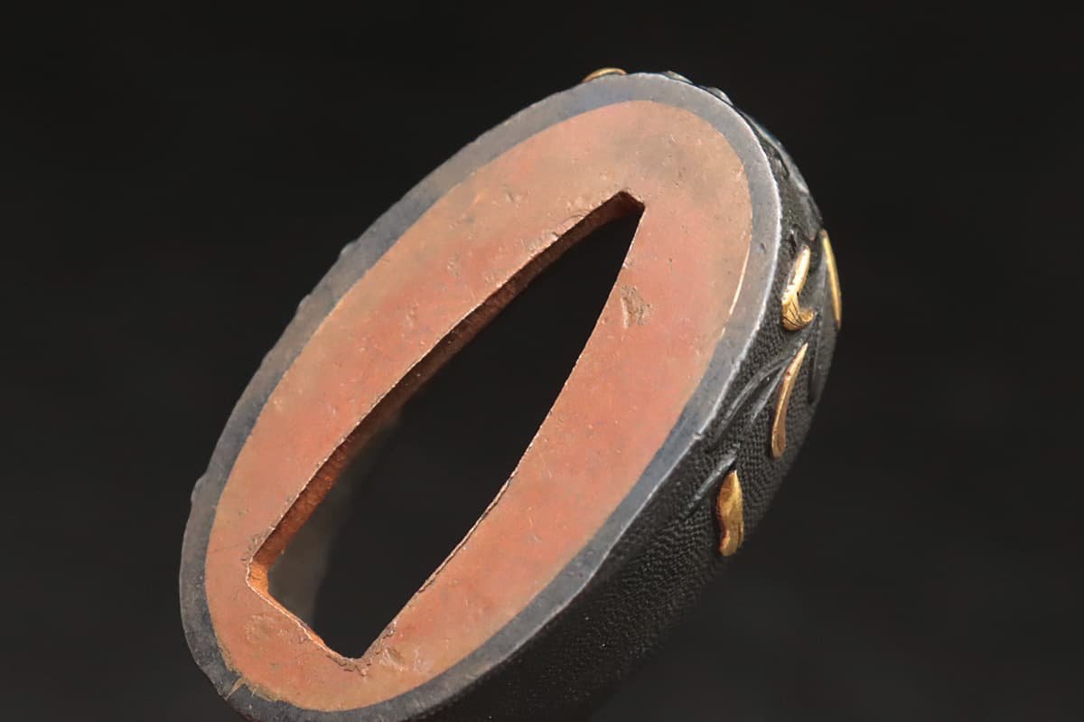 HV361 時代物 刀装具 赤銅魚々子地金象嵌武将鶴高肉彫図縁