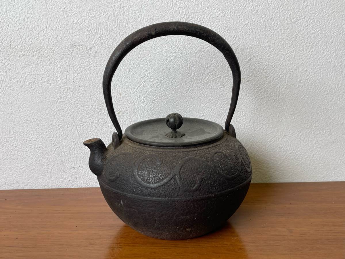 騰立】佐藤清光作 唐銅蓋 松紋 鉄瓶 煎茶道具□414568