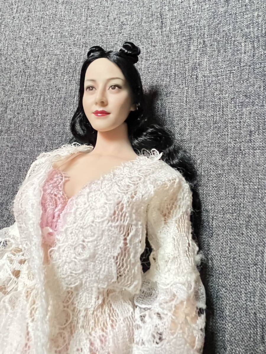 とても美しい顔のマヌカンです。古いものです。デッサン人形 オープン 