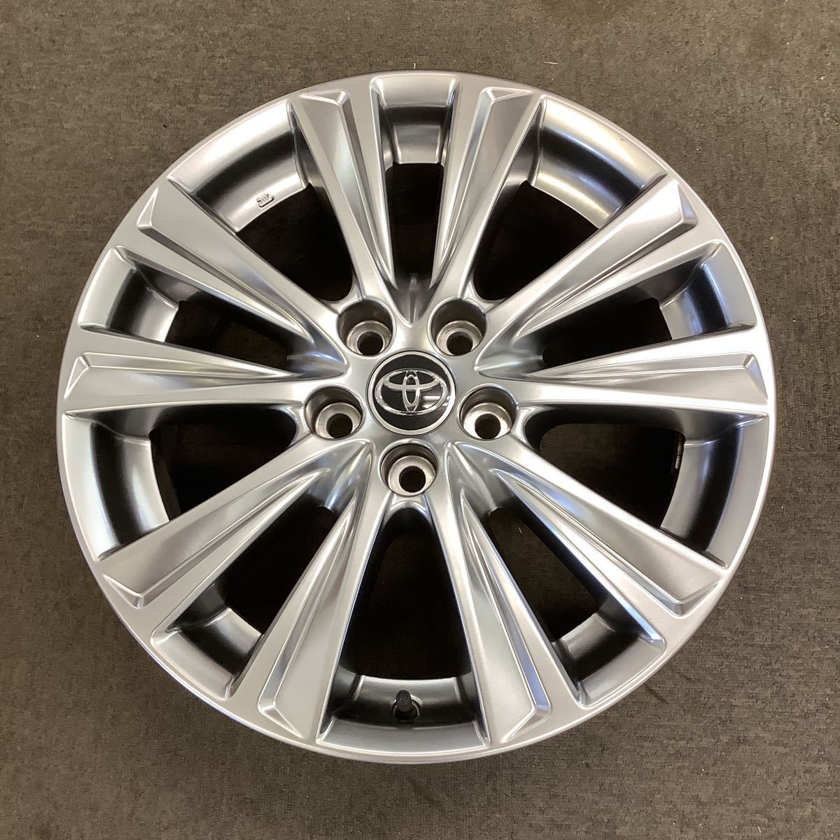 トヨタ　純正　アルファード　ヴェルファイア　１８インチ　７．５Ｊ　＋４５　１１４.３　ハイグロス　１本のみ