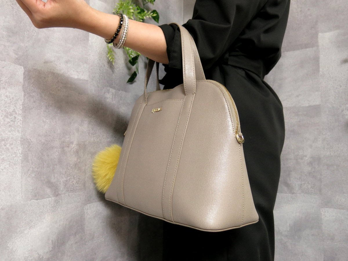 ○超美品○FURLA フルラ○サンディ○サフィアーノ レザー 本革○ハンド 