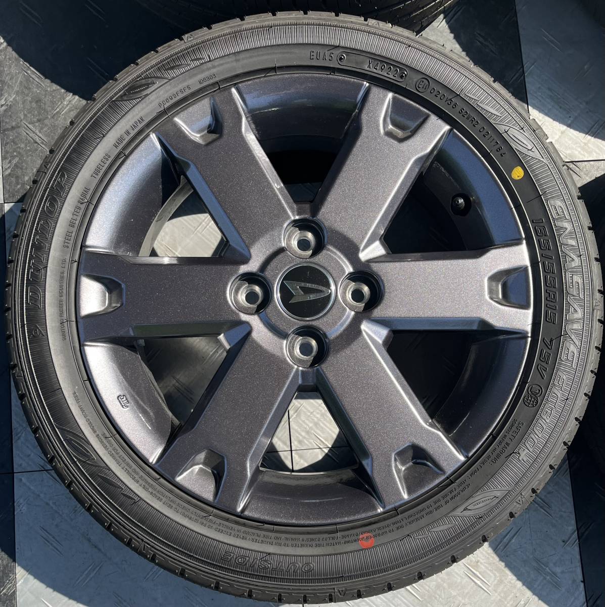 新車外し ダイハツ 純正ホイール 15×4 1/2j ＋45 4H 100 165/55R15 