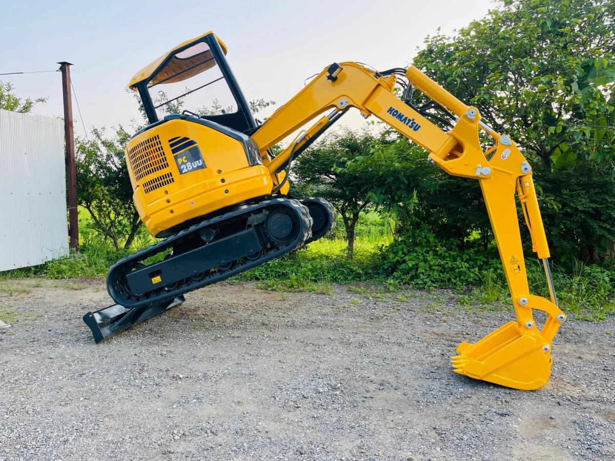 コマツ PC28UU-2 ★コマツ PC28UU-2　 3トンクラス ユンボ／油圧ショベル 1745時間 コマツ PC28UU-2 ☆コマツ PC28UU-2 3トンクラス ユンボ／油圧ショベル