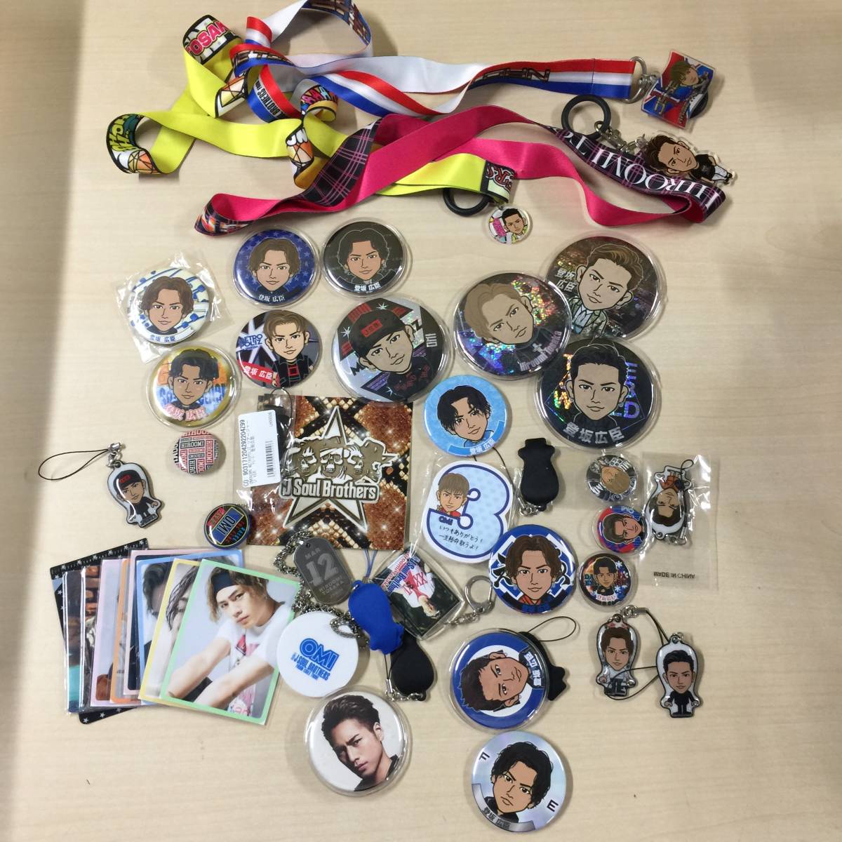 LDH ライブグッズ ライブ 缶バッジ 3代目 2代目 おばあちゃん EXILE