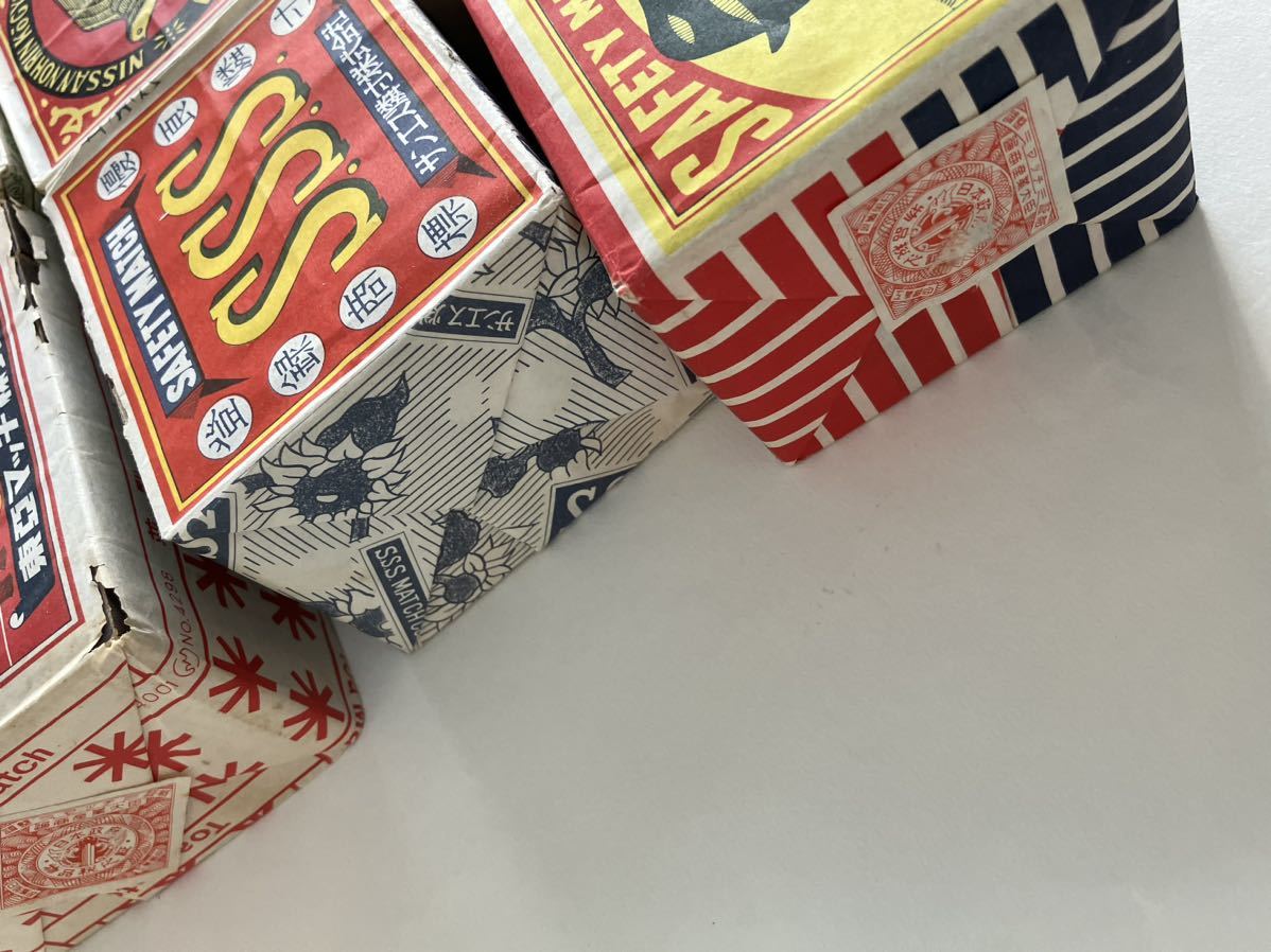 昭和レトロマッチ箱のラベル 116ページほど 恐らく644枚（写真は一部）