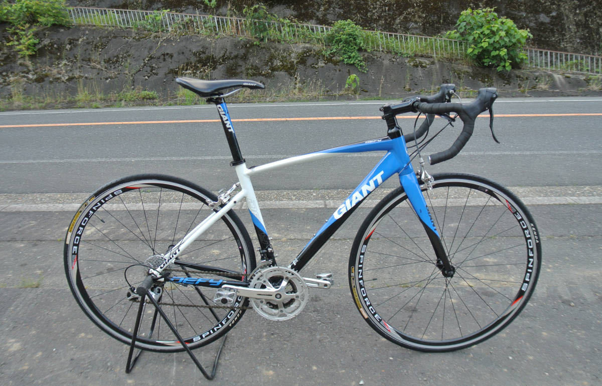 GIANT ジャイアント DEFY S 軽快ロードバイク 24段 黒色