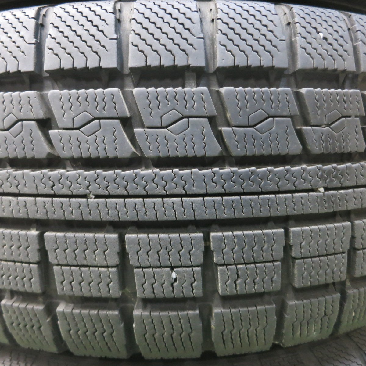 バリ溝！綺麗！9.5分☆スタッドレス 215/55R17 トーヨー ウインター