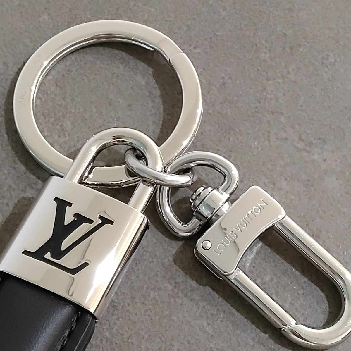 LOUISVUITTON M00745 ルイヴィトン キーホルダー・LV パドロック 