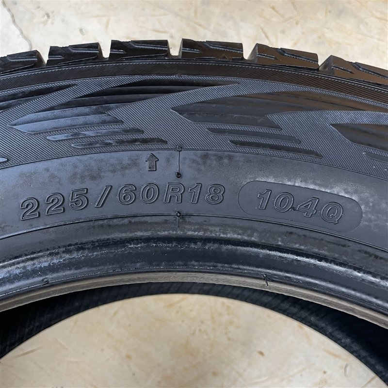 溝あり スタッドレスタイヤ 225/60R18 104Q 4本セット ヨコハマ アイス