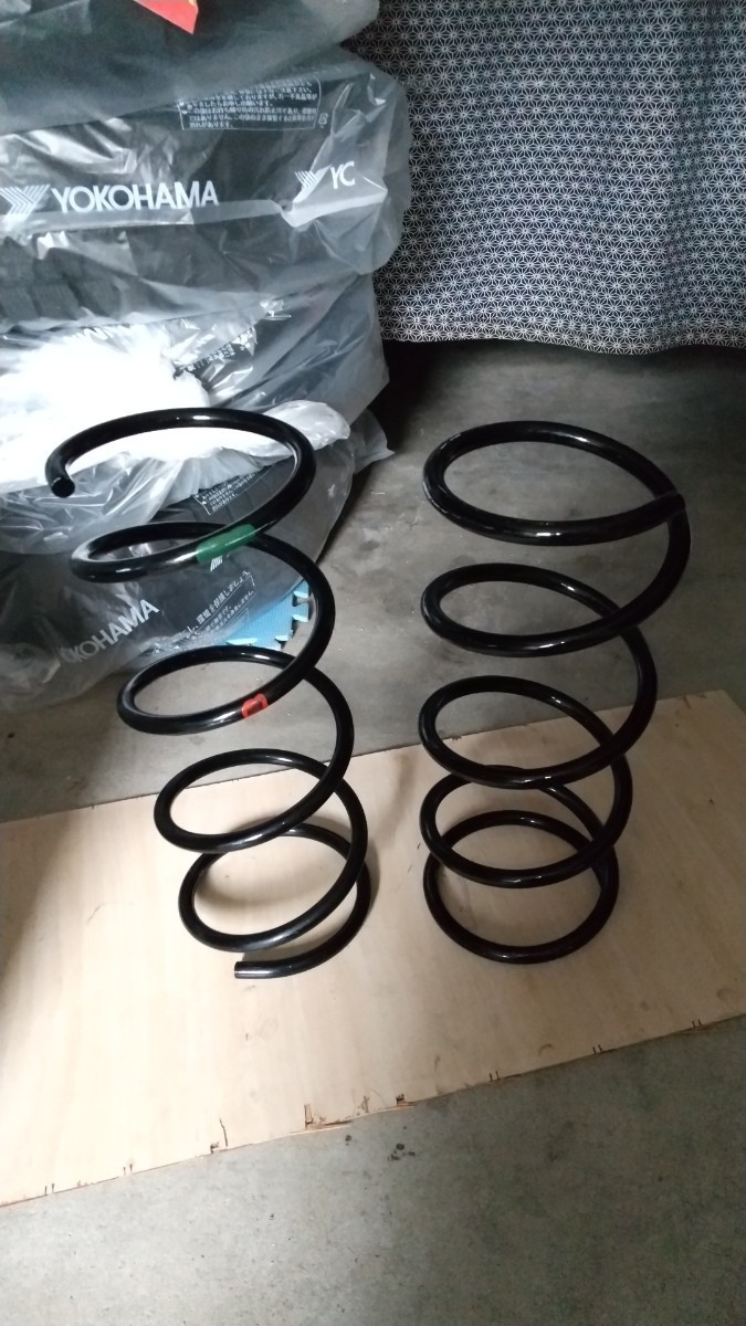 AZR60 ヴォクシー/ノア フロントスプリング 純正 未使用 2本セット