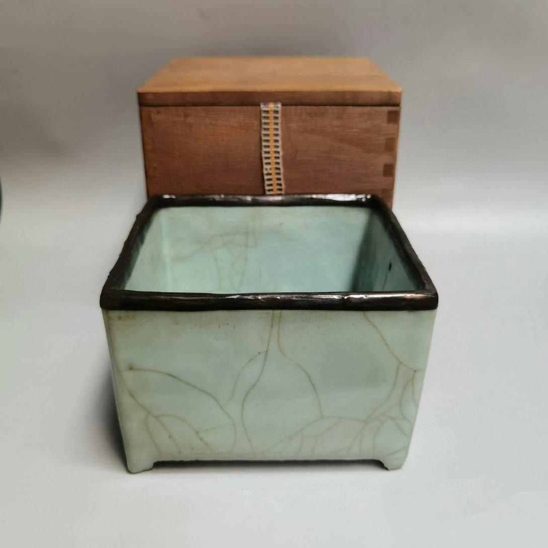 【錦間】蔵出し品 R859南宋時代 官窯粉青釉四方盤・時代物・古陶磁器・古賞物