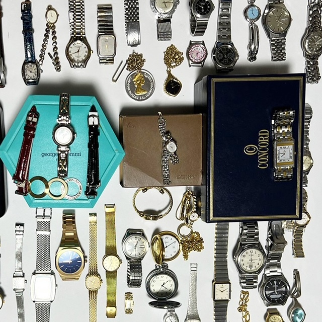 ⑦★古民家解体で出た腕時計 まとめ売り ジャンク品 18点 ○中古・ジャンク○時計 SEIKO GUCCI シチズン NIXON Aigner等 腕時計