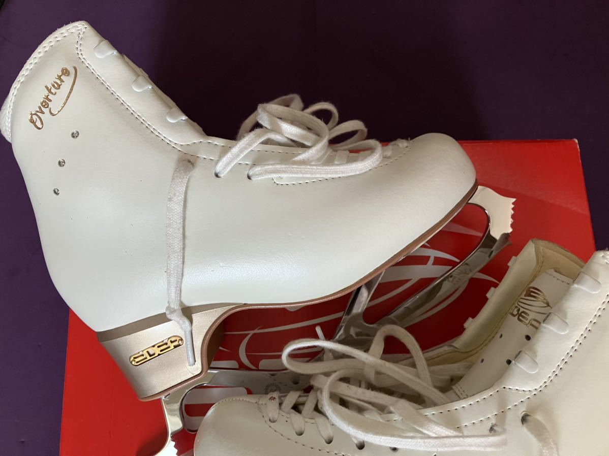 お得 エデアフィギュアスケート靴・コロネーションエース ライト 23.5  