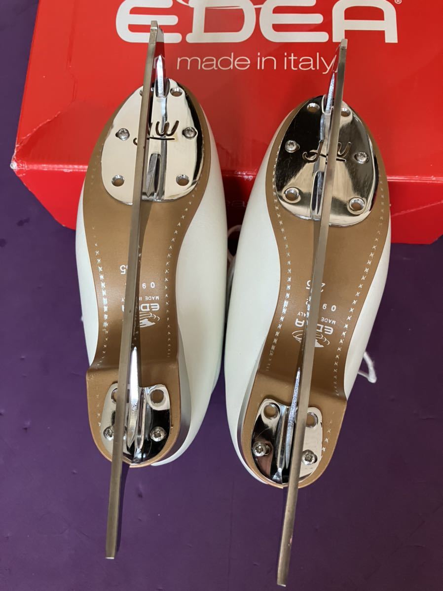 お得 エデアフィギュアスケート靴・コロネーションエース ライト 23.5  