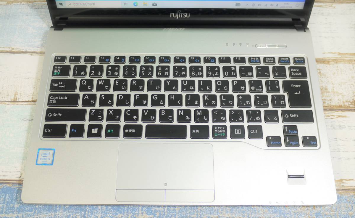 FUJITSU LIFEBOOK SH90/W/intel core i5-6200U 2.30GHz/メモリ4GB/13.3 