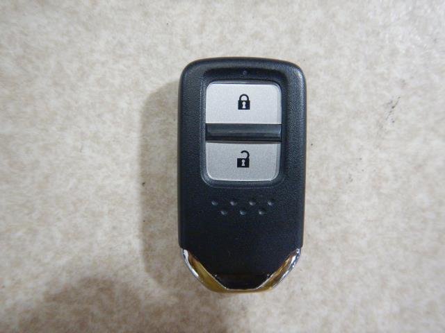 Ｓ６６０ DBA-JW5 キーレスリモコン YT336350