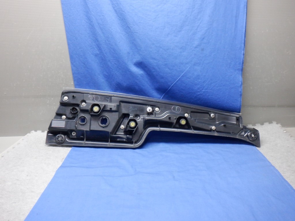 ムーブカスタム LA150S/LA160S 前期 右テールランプ 220-69010 (X8053