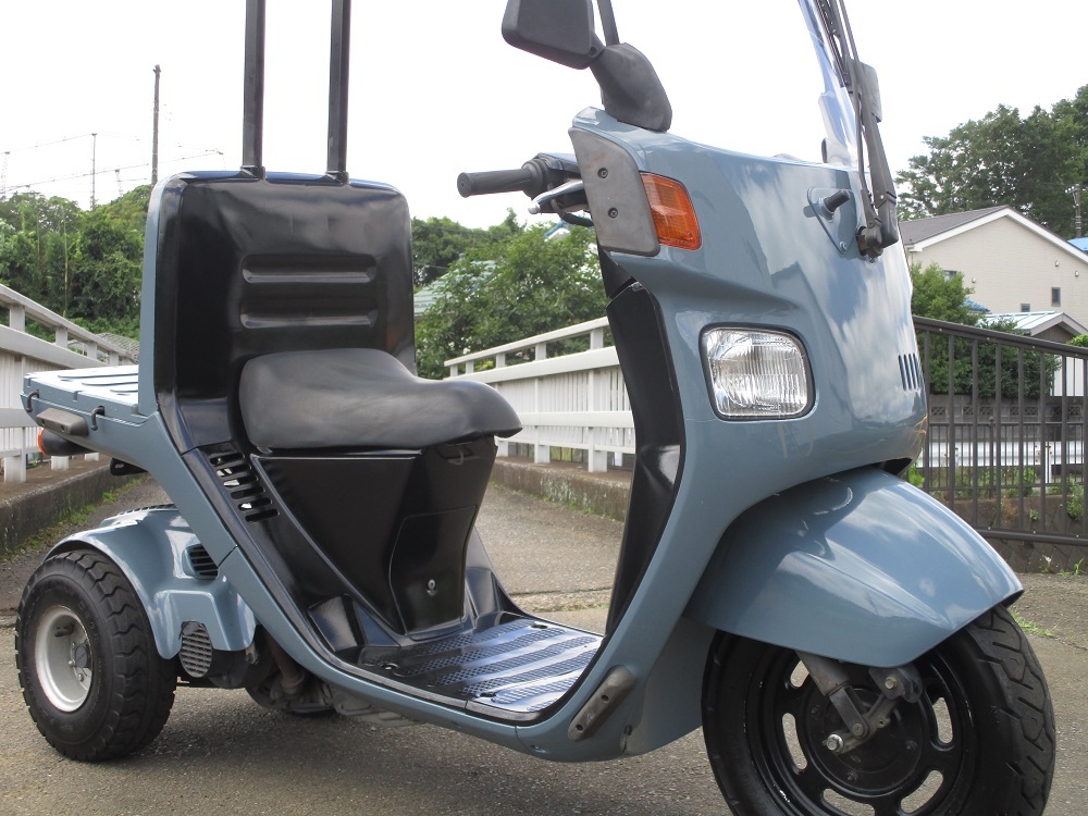横浜発 2スト TA02-19番 某ベース風塗装 ジャイロキャノピー ミニカー 