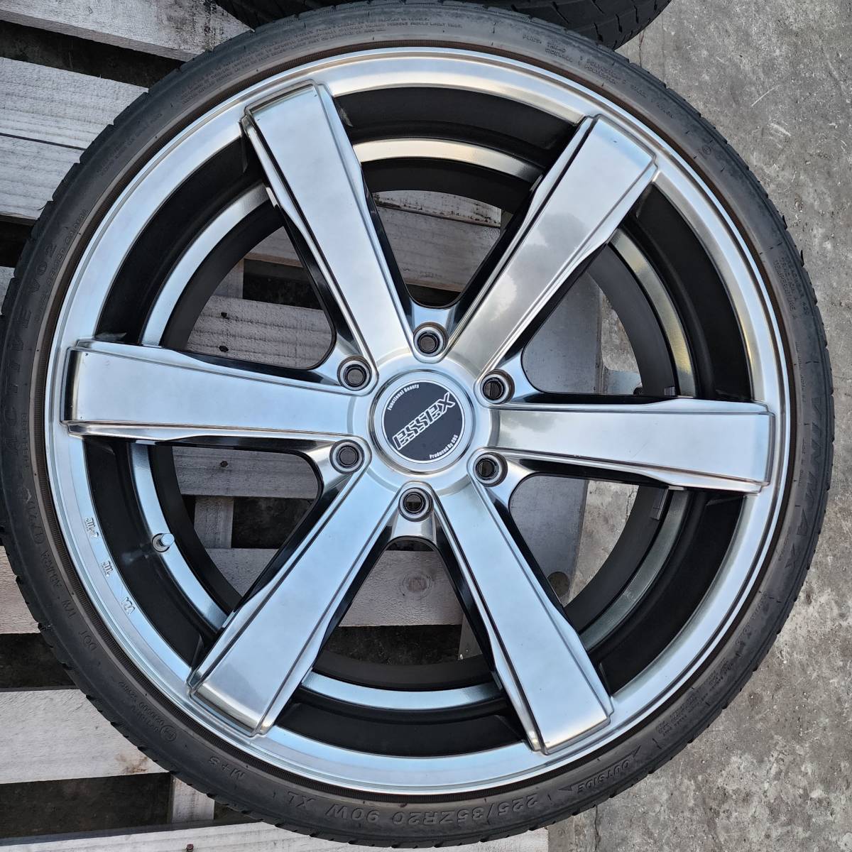 ESSEX EC20 CRS 20×8.5J+18 PCD139.7×6穴 200系ハイエース 1本新品 