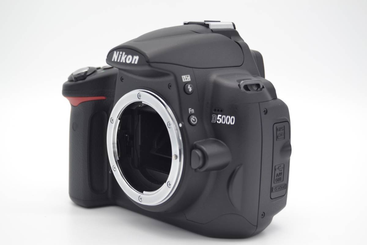 美品】ニコン Nikon D5000 ダブルズームキット ショット数 5857回