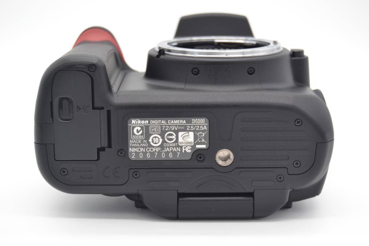 美品】ニコン Nikon D5000 ダブルズームキット ショット数 5857回