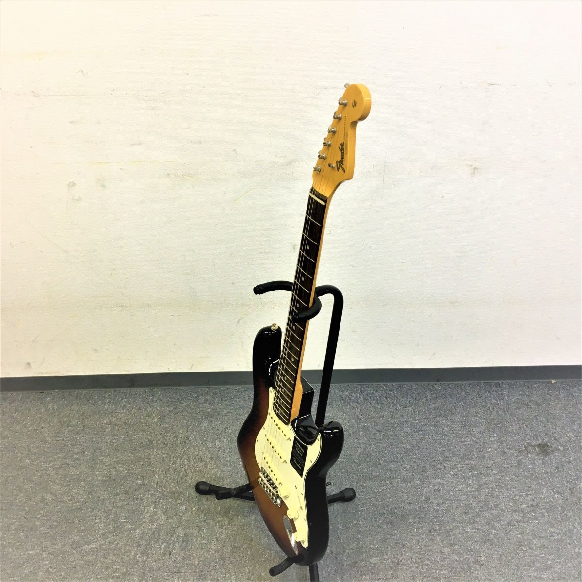 A015-I30-5238 FENDER フェンダー ストラトキャスター エレキギター V1853525 音楽 弦楽器 演奏 ライブ コンサート ※音出し確認済 ③ Front Fender -