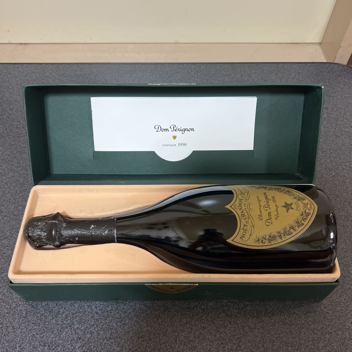 未開栓】Dom Perignon ドンペリニヨン ロゼ ヴィンテージ 1996