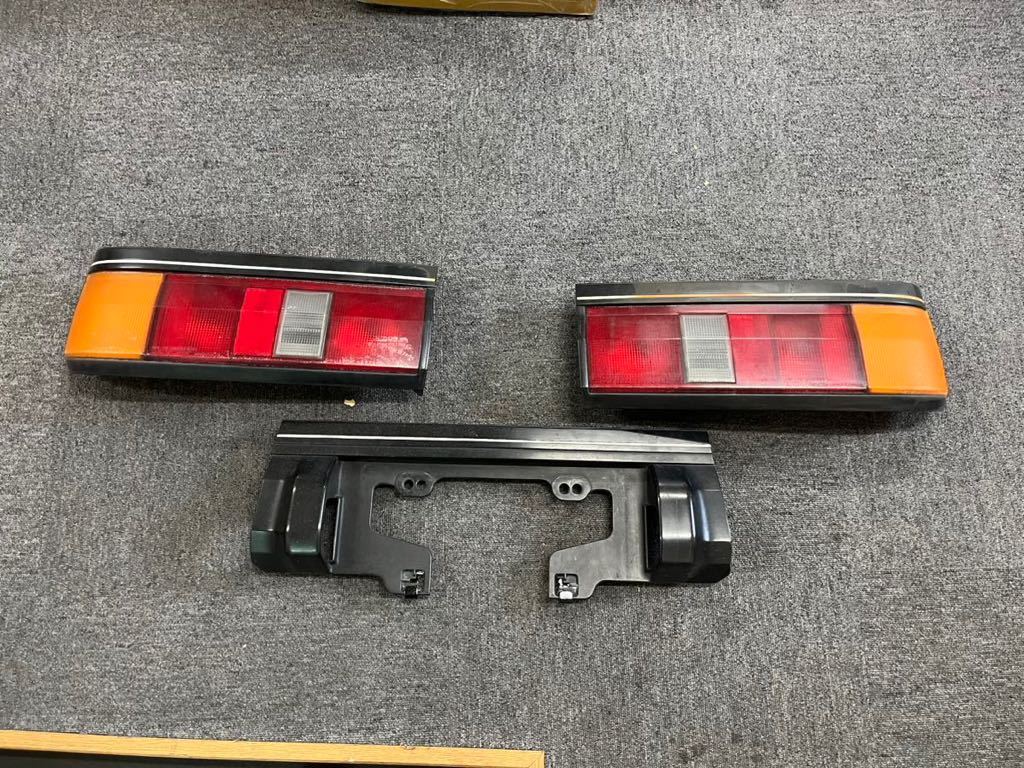 AE86レビン後期テールランプ1式 レビン AE86 後期 買う車・バイク