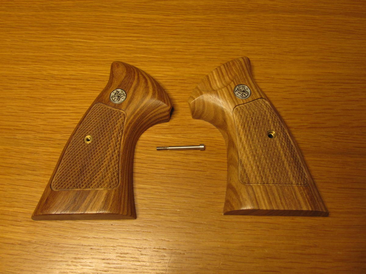 キャロムショット製 S&W Nフレーム 紫檀グリップ オーバーサイズ スクエアバット