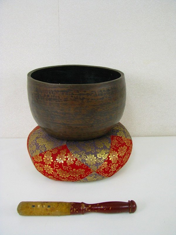 低価，新作 藏③ 蔵出し【 特大 時代物 おりん 直径 約37.5cm 】寺院