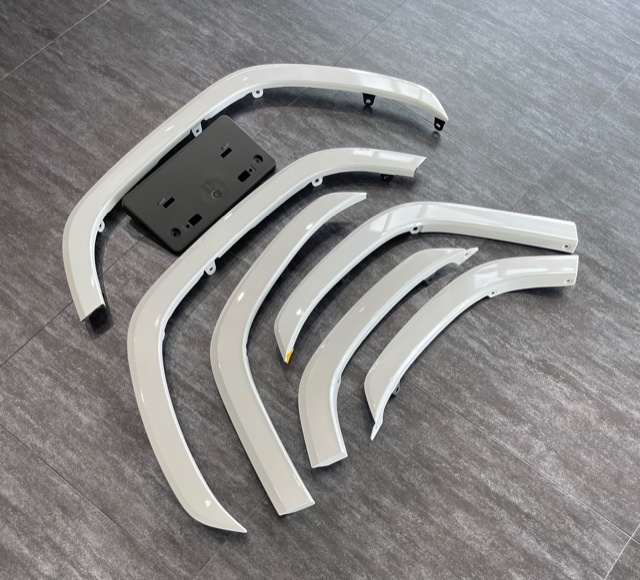 新車外し ランドクルーザー 300 VJA300 ZX 純正オーバー