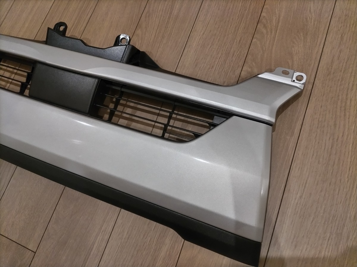 トヨタ ハイエース200系 フロントグリル DX 標準・ナロー用 53100