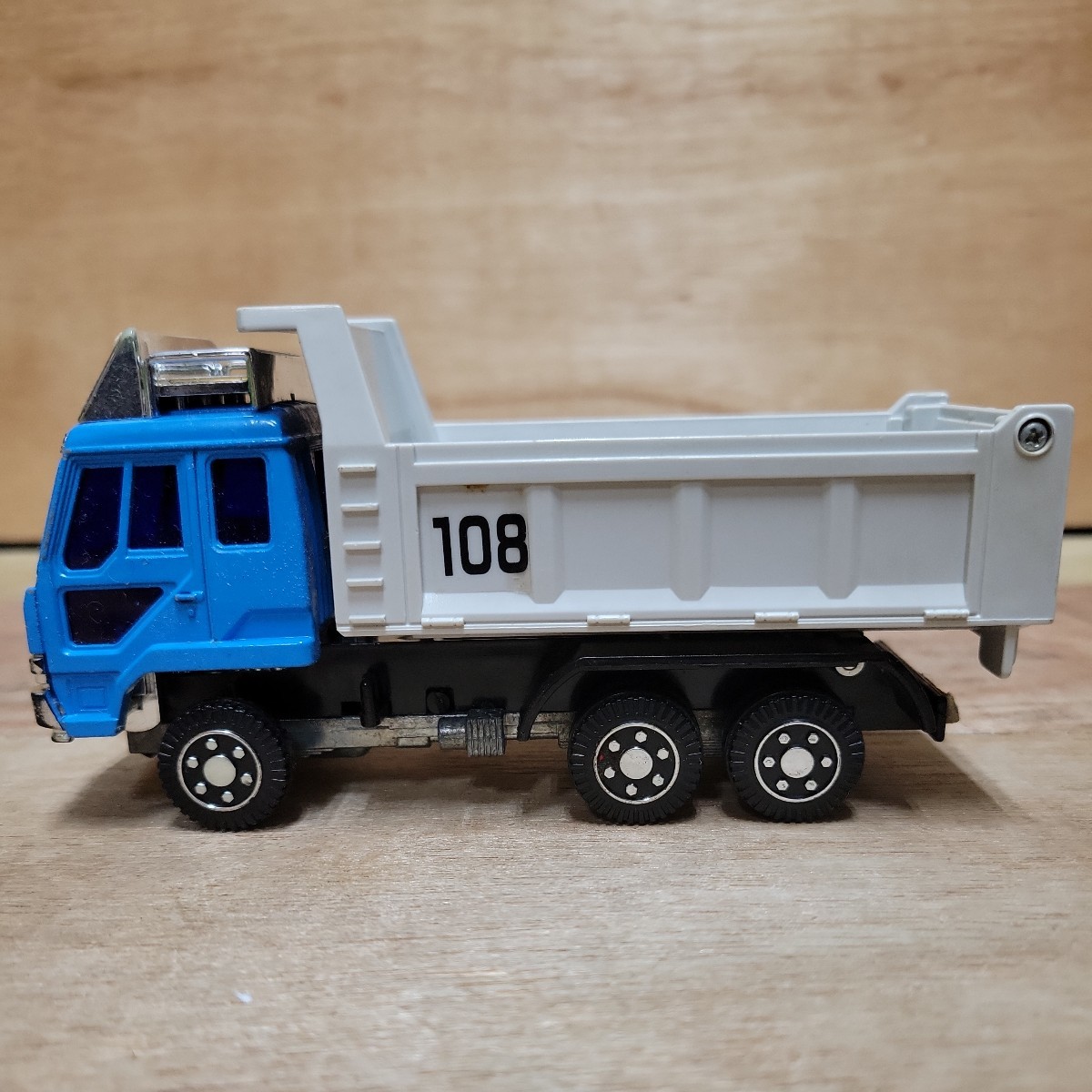 D 当時物 ヨネザワ DIAPET T-37 ニュー大型 三菱ふそうダンプ scale:1