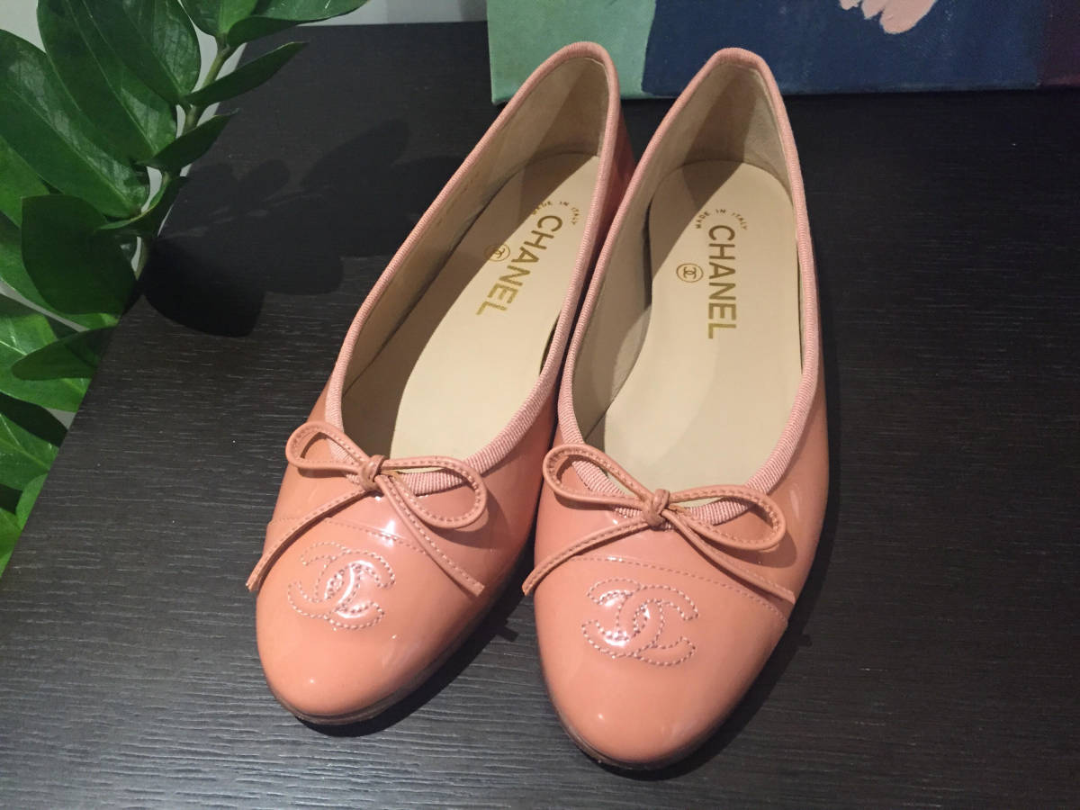 シャネル 靴 パンプス 本物 可愛い 素敵 サイズ36.5C シミ シャネル 靴 パンプス 本物 可愛い 素敵 サイズ36.5C シミ