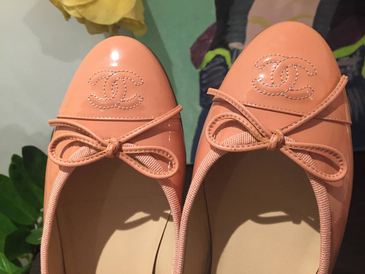 シャネル 靴 パンプス 本物 可愛い 素敵 サイズ36.5C シミ シャネル 靴 パンプス 本物 可愛い 素敵 サイズ36.5C シミ
