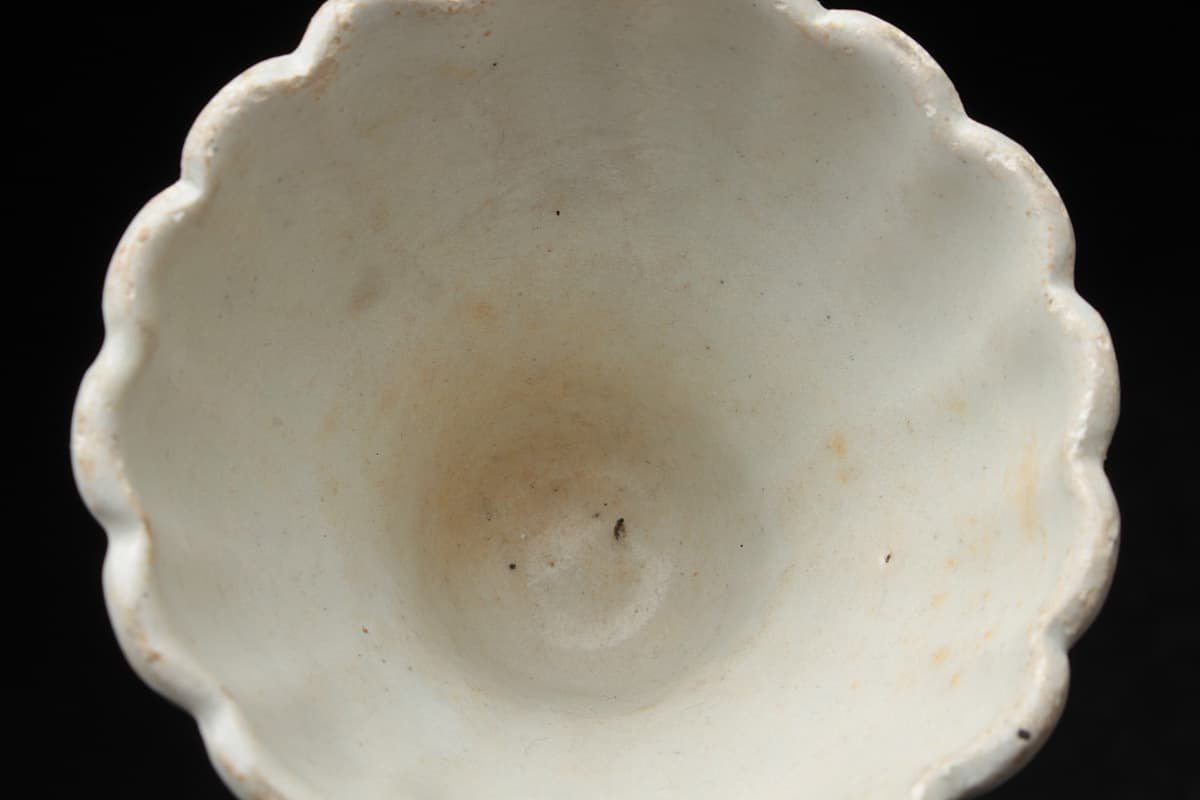 ZL745 朝鮮古美術 李朝 白磁輪花盃・李朝盃 径6.7cm 重58g・白磁菊形盃